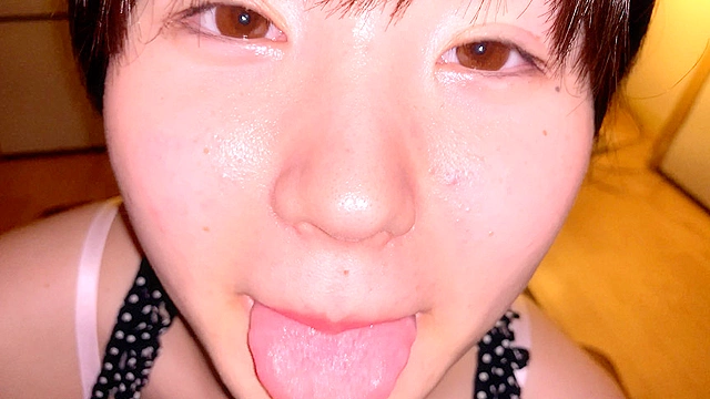 水沢つぐみの喉奥責め 腫れ気味な扁桃腺を…