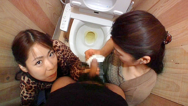 驚愕の近親相姦 歪んだ愛情表現息子のおしっこと精子を全て受け入れる！