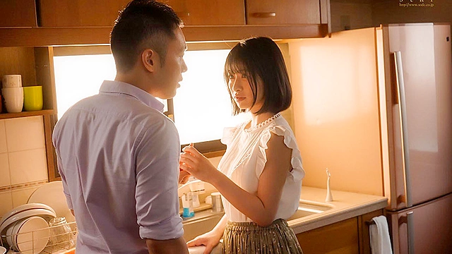 ぽってり肉厚な唇で僕を誘う幼馴染とぎゅっと、ずっと、キス。そしてSEXしまくった週末3連休。 宮島めい
