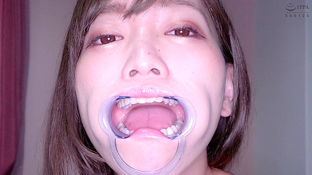 大人気女優 星あめりチャンの歯観察＆開口器を付けたままで電マオナニー！！！