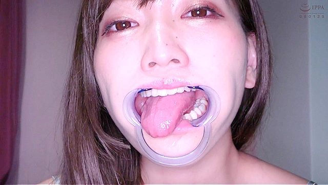 大人気女優 星あめりチャンの歯観察＆開口器を付けたままで電マオナニー！！！