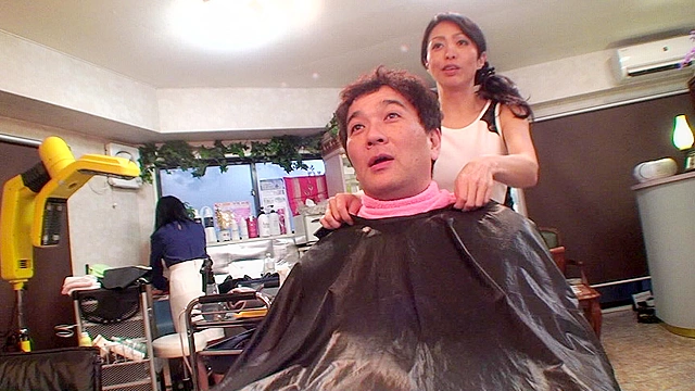 さり気ない素振りがやけにソソる美容室のおばちゃんとヤリたい4時間SP