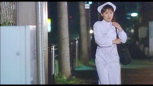 ノーパン白衣 濡れた下腹部