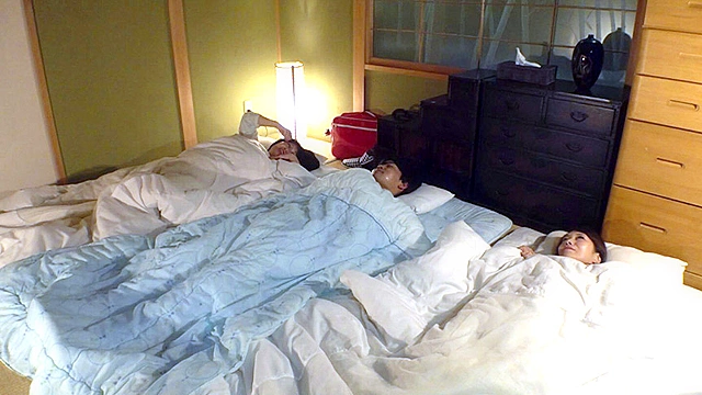 近所に住む上品なお婆ちゃん姉妹と3Pしたい（1）