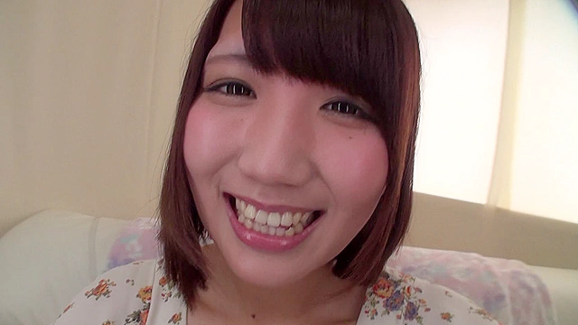 立花まゆちゃんの舌・口内自撮り＆主観口臭嗅がせ 2本セット