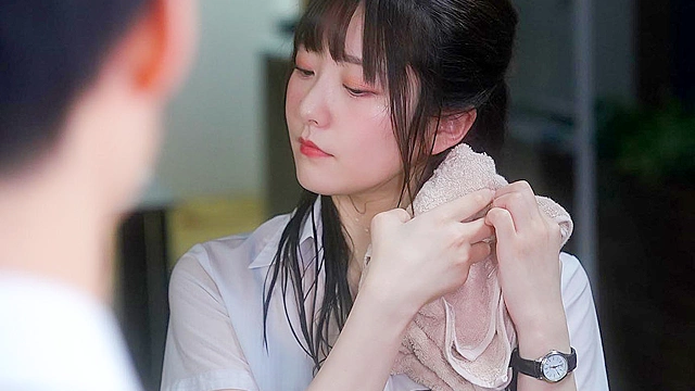 ゲリラ豪雨の夜に憧れの女上司と会社で2人きり…帰れなくなった僕らは朝までSEXしまくった 青空ひかり