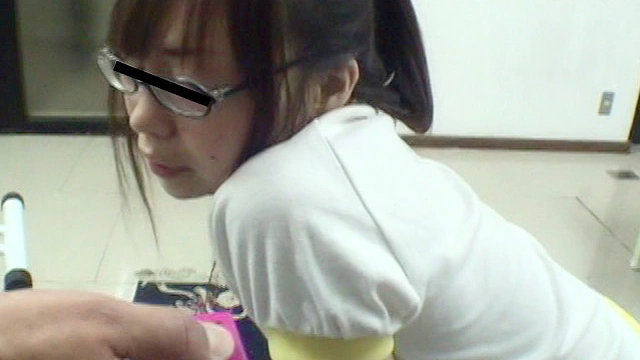 素人投稿 飲尿娘 望19歳OL