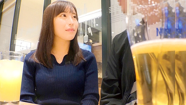 奥さん、一緒に飲みませんか？ 人妻にお酒とザーメン飲ませてみました ＠新宿 地方の人妻限定 巨大バスターミナル前で訳アリ人妻をナンパしてみた9