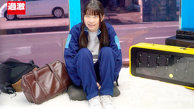 【ダンス部あやちゃん】失禁マジックミラー号 股間直押し！スクワット“電マ”カウンターで目指せ100プッシュ！快感に我慢できずガニ股でお漏らしイキしてしまう部活帰り女子○生