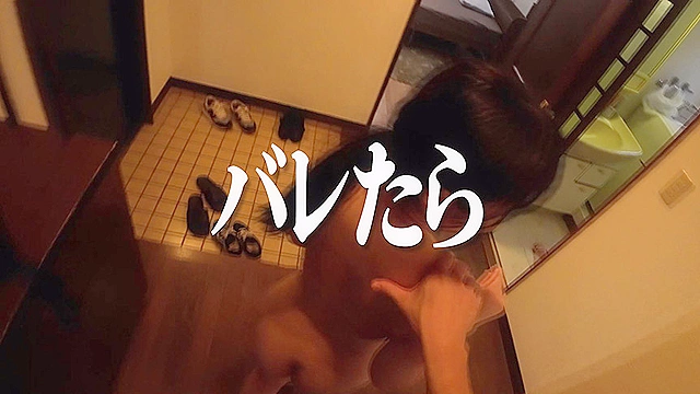 新人ADがよく見たらおっぱいデカくてチョロそうなので撮影中にこっそりハメてみた がんばれっAD高橋