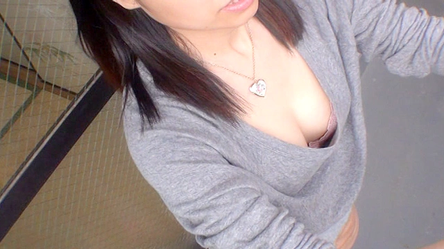 おっぱいハンター スキだらけの胸チラ胸ポロを観察