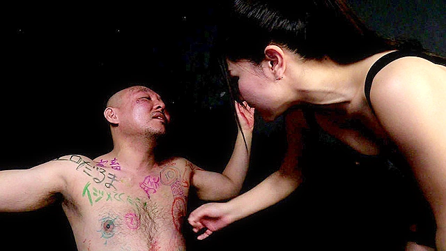 M男痰唾ダーツ 咲羽優衣香