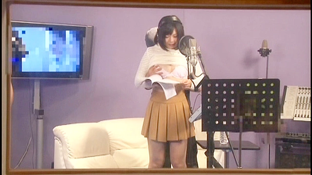 未来のアイドル声優くさかべめい（19才） 処女喪失から1ヶ月 アフレコ中に中出し解禁！