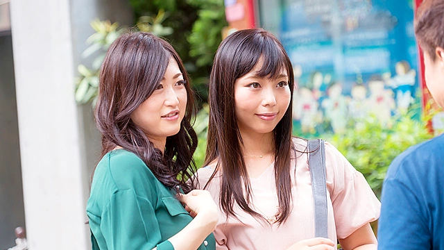 ママ友ナンパ！ 出産後旦那とはレス気味だけどまだまだやりたい盛りの若奥さんにガチ交渉しちゃいました4時間SP2