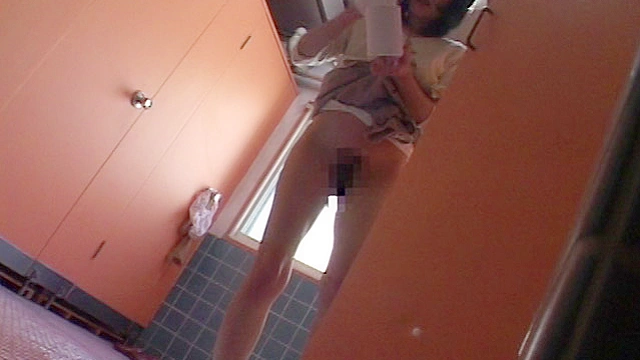 人妻豪快立ちション便○撮