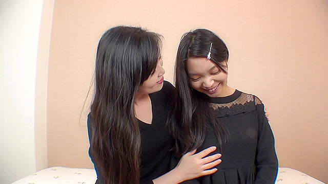 主観口臭嗅ぎレズ ミランダ＆小百合