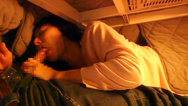 妻が見てない隙に義母とヤル4