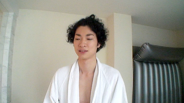 オナ×MEN feat.ムーミン 近所の“カワイイ男子生徒”を部屋に連れ込んで…