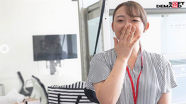 押し売りしない営業スタイルなのに成績優秀な新人ルーキーが登場！！SOD女子社員 ハダカになるより恥ずかしい脱ぎキャンBOX野球拳 営業部新卒1年目 蜂谷真己