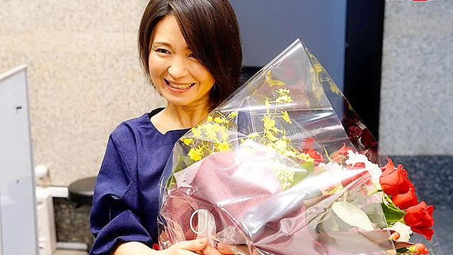 SOD女子社員 綾瀬麻衣子48歳 SOD退社記念 合計33発！人生で最大の大量中出し解禁 社内外で大人気の本物人妻社員が本物ファンを含めた25名の男たちに種付けされてイキ狂った集大成