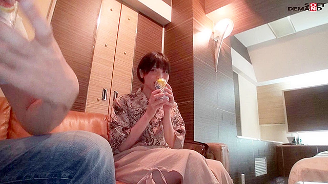 照れ屋ショートカットグッズ事業部 入社2年目 柴崎はる 撮影後プライベート映像！ほろ酔いハメ撮り映像を緊急公開！普段の柴崎はもっとエロかった！