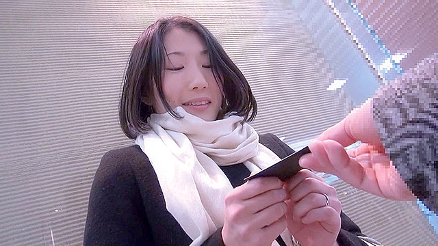 人妻不倫旅行 再会篇合作版 人妻・和佳（32才）
