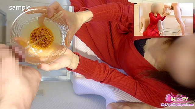 おしっこで作ったラーメン食べた後はザーメン歯磨き！ 激痩せ娘を贅沢2カメ編集で！