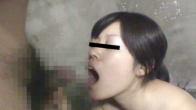 投稿 飲尿娘宏美 海＆飲尿編