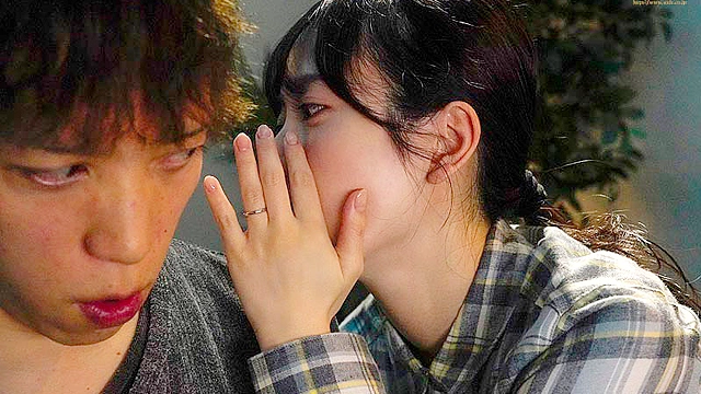隠れ美人の牛丼チェーン店で働くパート主婦が学生バイトと避妊具なしでネチョベロ不倫中出し 小湊よつ葉
