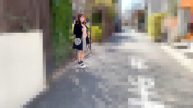 アイドル級のパパ活女子が公園トイレでFカップを揉まれながら手コキ