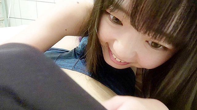 人気女優 泉りおんチャンのM男エロくすぐり！