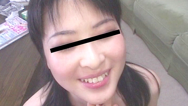 素人ザーメンパック！顔中にたっぷり精液塗りこみたい！