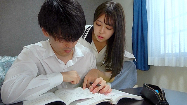 頭の良い姉に勉強を教わっていたらムラムラしちゃってボッキ／さら
