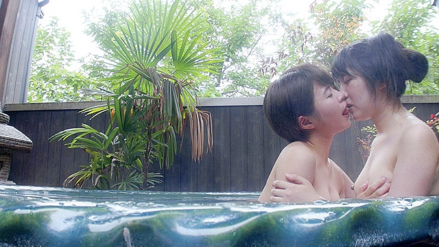 生撮 レズビアン温泉旅行06