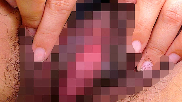 もてあました身体 敏感勃起乳首の三十路妻と自宅不倫 横沖圭奈