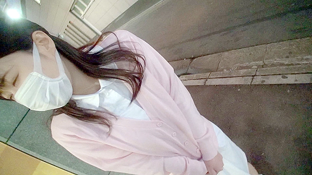 ナンパコNo.28 妊娠発覚してから「性欲がさらに強くなったかも」という人妻は旦那以外の男の生チンで乱れ連続中出しされた！