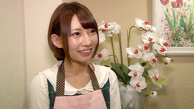 おじさん食堂 「凄い気持ちいいんだもん…キス…」 キスだけでパンティがビショビショになっちゃう位に感じやすい奥さんの手料理とセックスが二つの意味でオイシイ。 ななせさん（23）