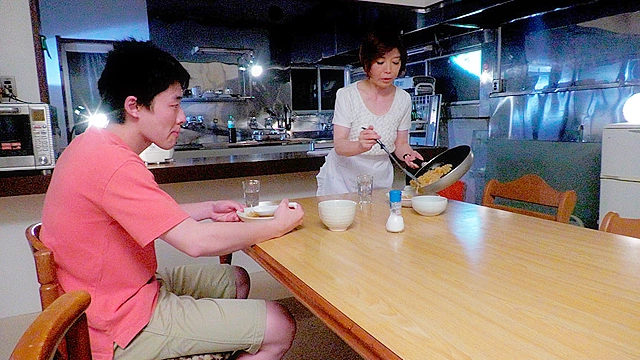 背徳の親子糞「うんこして…僕が母さんの臭いお尻の穴拡げてあげるから」大滝美香子