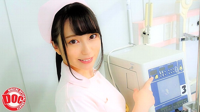 働くナースにムラムラが我慢しきれず即ズボ！？突然の中出しSEXに発情したナースは自ら腰を振って何度もイキまくり！！