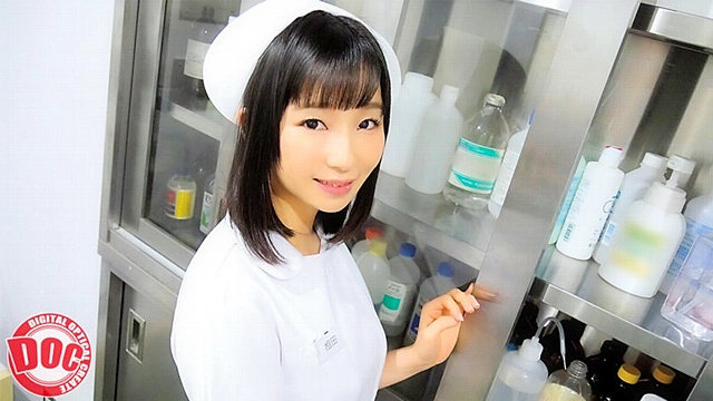 働くナースにムラムラが我慢しきれず即ズボ！？突然の中出しSEXに発情したナースは自ら腰を振って何度もイキまくり！！