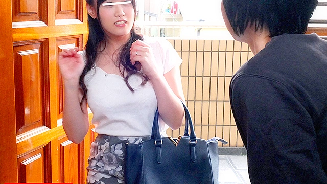 困っている人を見るとほっとけない！！世話好き過ぎてなんでもしてくれちゃう隣の美人妻4