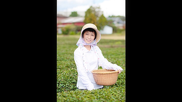 ＃可愛すぎるおばさん3 何気ない仕草や笑顔が愛くるしくて抱きしめたい思わず「いいね！」をポチりまくりたくなる五十路熟女 12人4時間