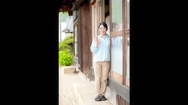 ＃可愛すぎるおばさん3 何気ない仕草や笑顔が愛くるしくて抱きしめたい思わず「いいね！」をポチりまくりたくなる五十路熟女 12人4時間
