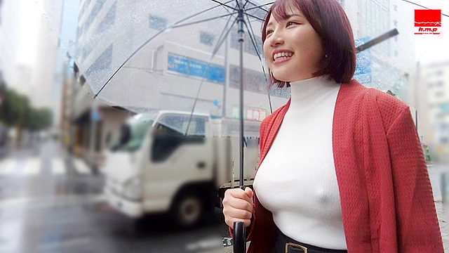 勃起乳首でノーブラ露出デート 天月あず