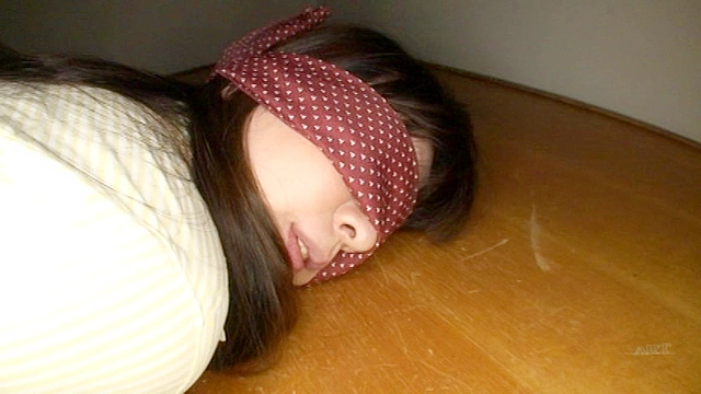 匂いたつ忍ぶ熟女の縛り汁 黒谷凌子