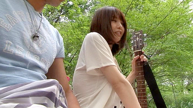 夏場の貧乳チラ見え女子は見られることに興奮しその羞恥心から股間を濡らす！2