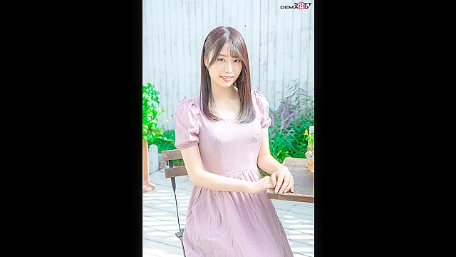 思春期の男子には刺激が強い色気溢れる保健の先生 桂木春香 32歳 AV DEBUT