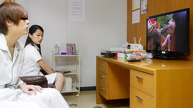 「真夜中の採精室でAV鑑賞 2人きりの状況で勃起した患者チ○ポを握らされた人妻看護師はセクハラされても嫌じゃない」 VOL.1