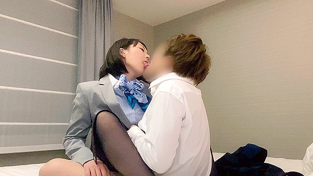 フライト帰りに即ハメ7回戦！空港内ホテルにCA連れ込み・変態セックス隠し撮り。そのまま勝手にAV発売する絶倫グランドスタッフ