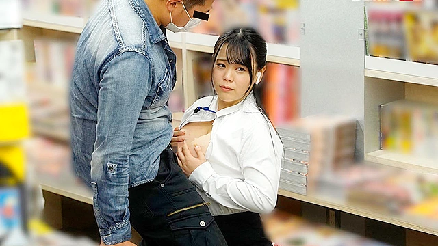 むっちりスケベBODYが肉欲そそる入社2年目荻野ちひろ 業務中プチ露出で羞恥心克服、すぐ傍に同僚がいる状況でサイレント絶頂  AV出演今回でラスト！完全見納めSP SOD女子社員